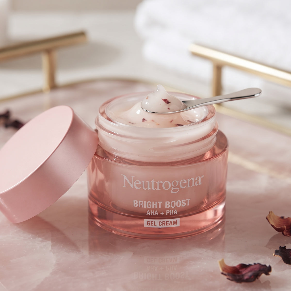 Neutrogena Bright Boost Gel Cream – image 3